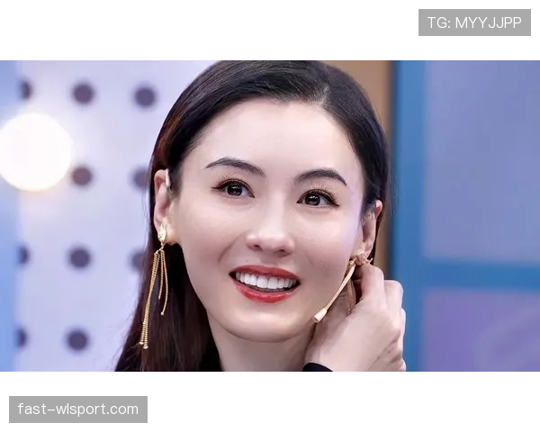 谢杏芳买菜被网友偶遇，手里提的东西比我一个月工资还贵？